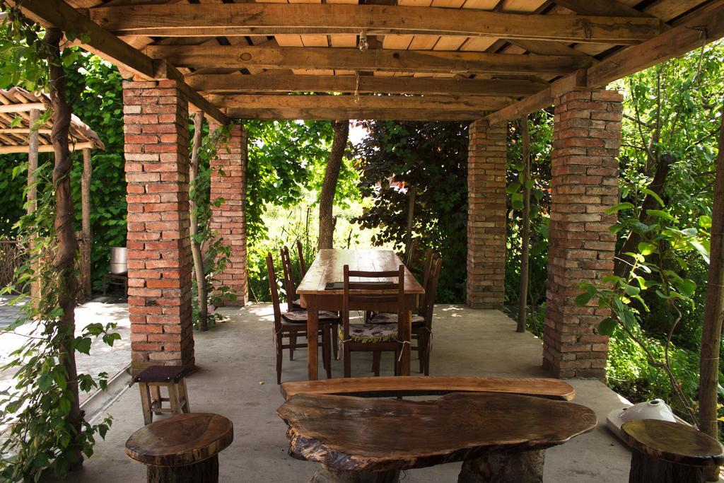 Nona Guest House Shilda Buitenkant foto