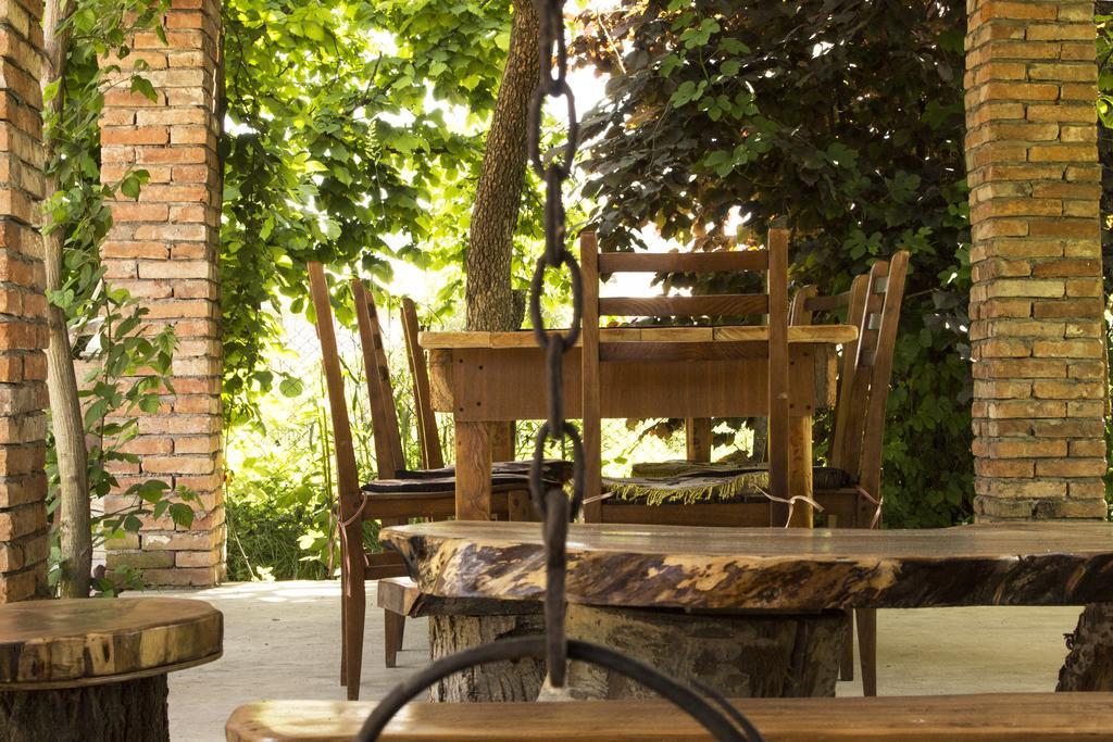 Nona Guest House Shilda Buitenkant foto