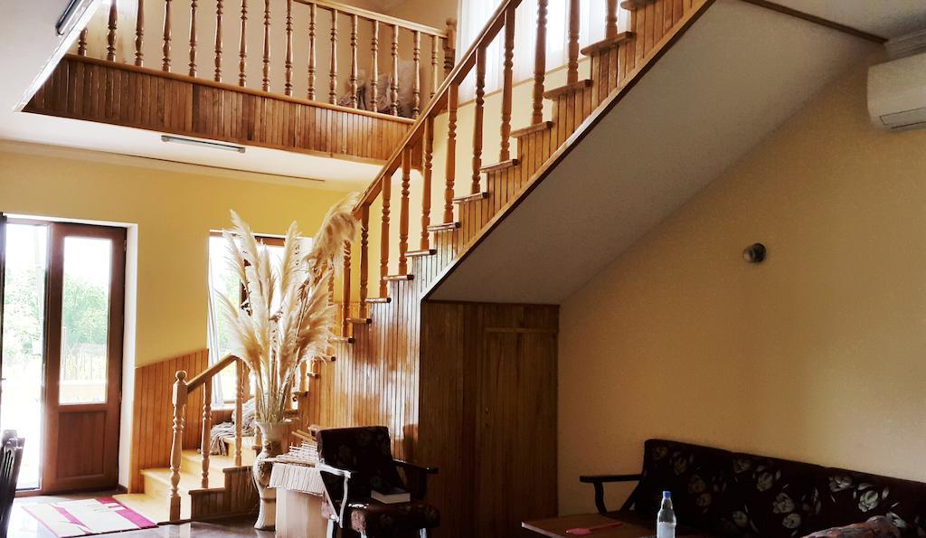 Nona Guest House Shilda Buitenkant foto