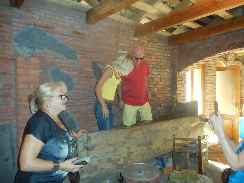 Nona Guest House Shilda Buitenkant foto