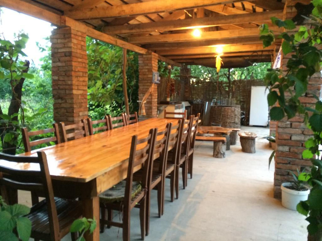 Nona Guest House Shilda Buitenkant foto