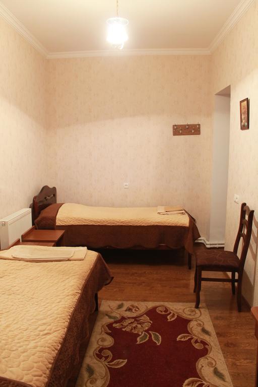 Nona Guest House Shilda Buitenkant foto